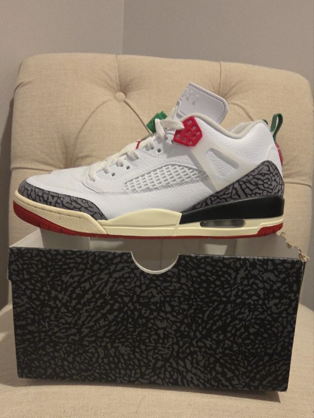 Nike Air Jordan 4 Retro Men’s Sneakers - White/Red/Cement